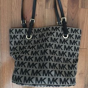 Michael Kors Signature Tote